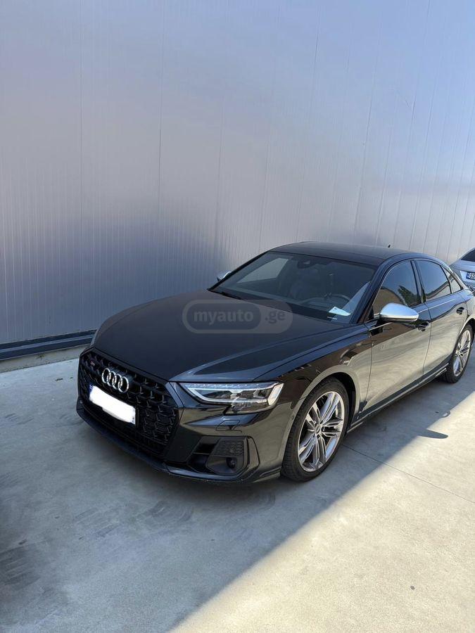 Audi S8