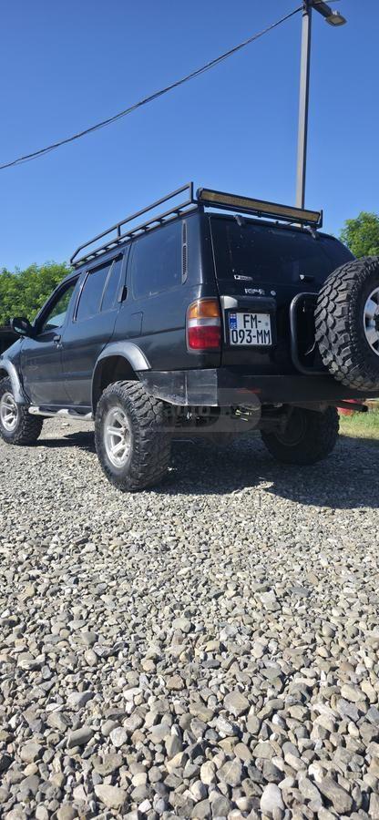 Nissan Pathfinder 1994 — photo 2