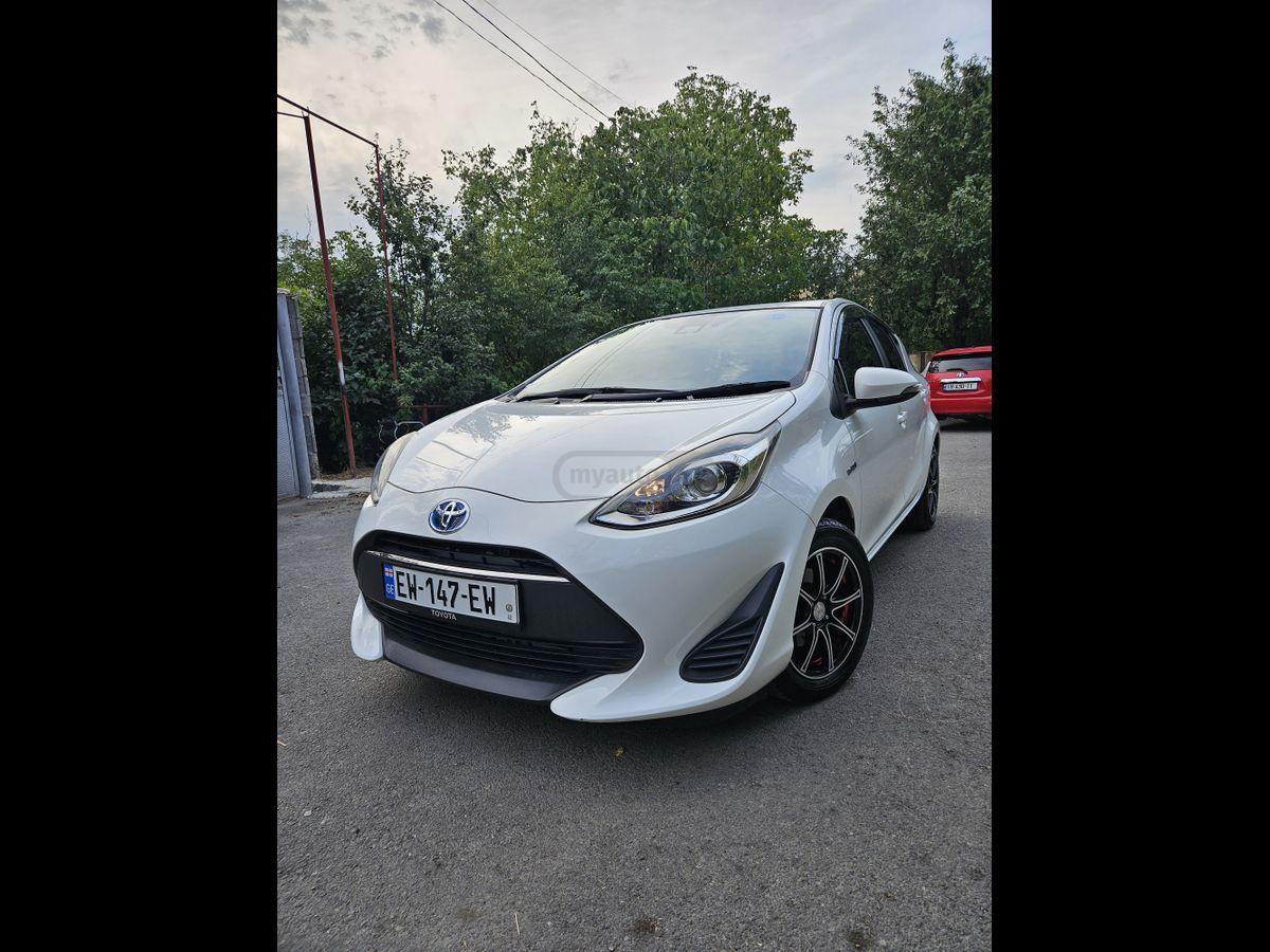 Toyota Aqua 2018 — photo 2