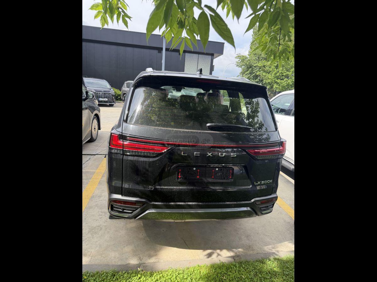 Lexus LX 500 2026 — photo 2