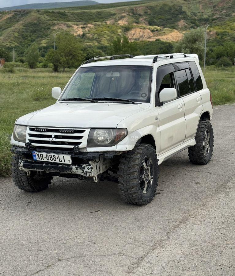 Mitsubishi Pajero IO 2005 — photo 2