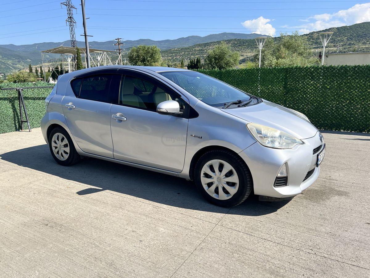 Toyota Aqua 2014 — photo 2
