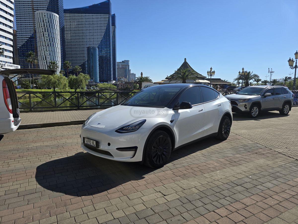 Tesla Model Y 2022 — photo 2