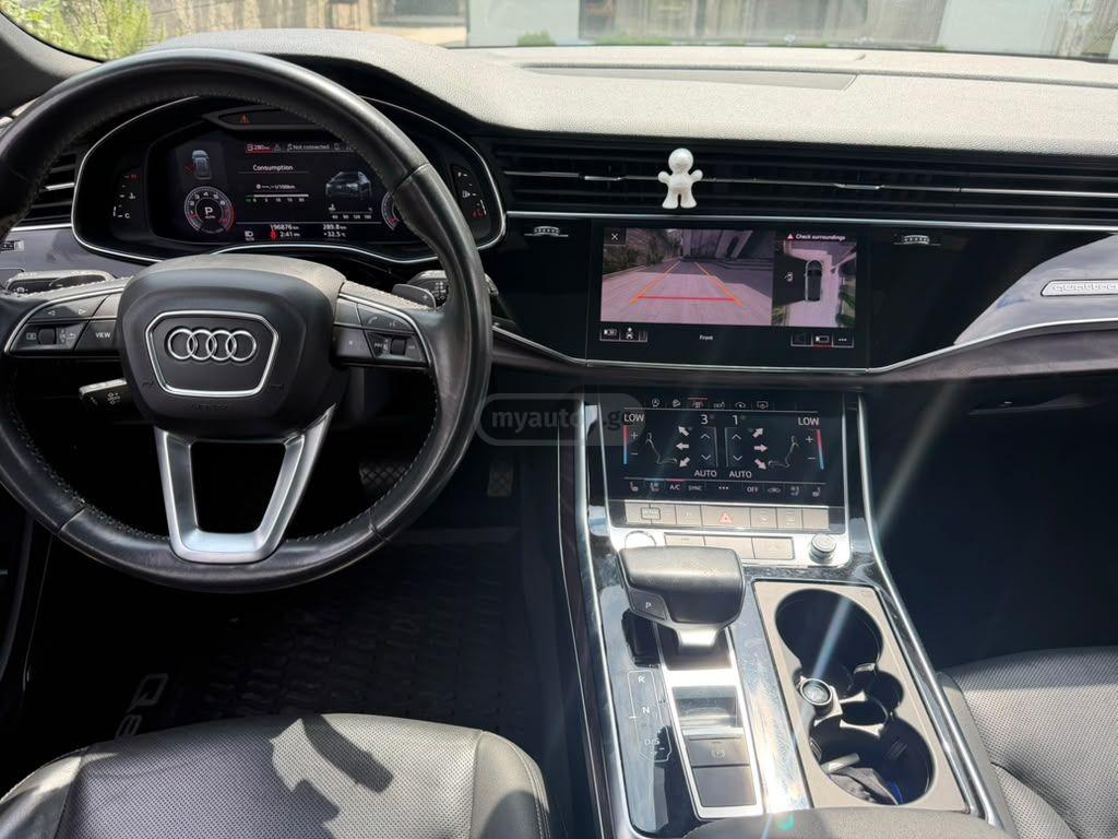 Audi Q8 2019 — photo 2