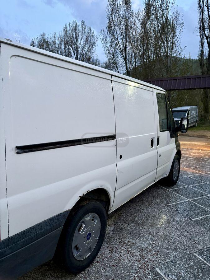 Ford Transit 2001 — photo 2