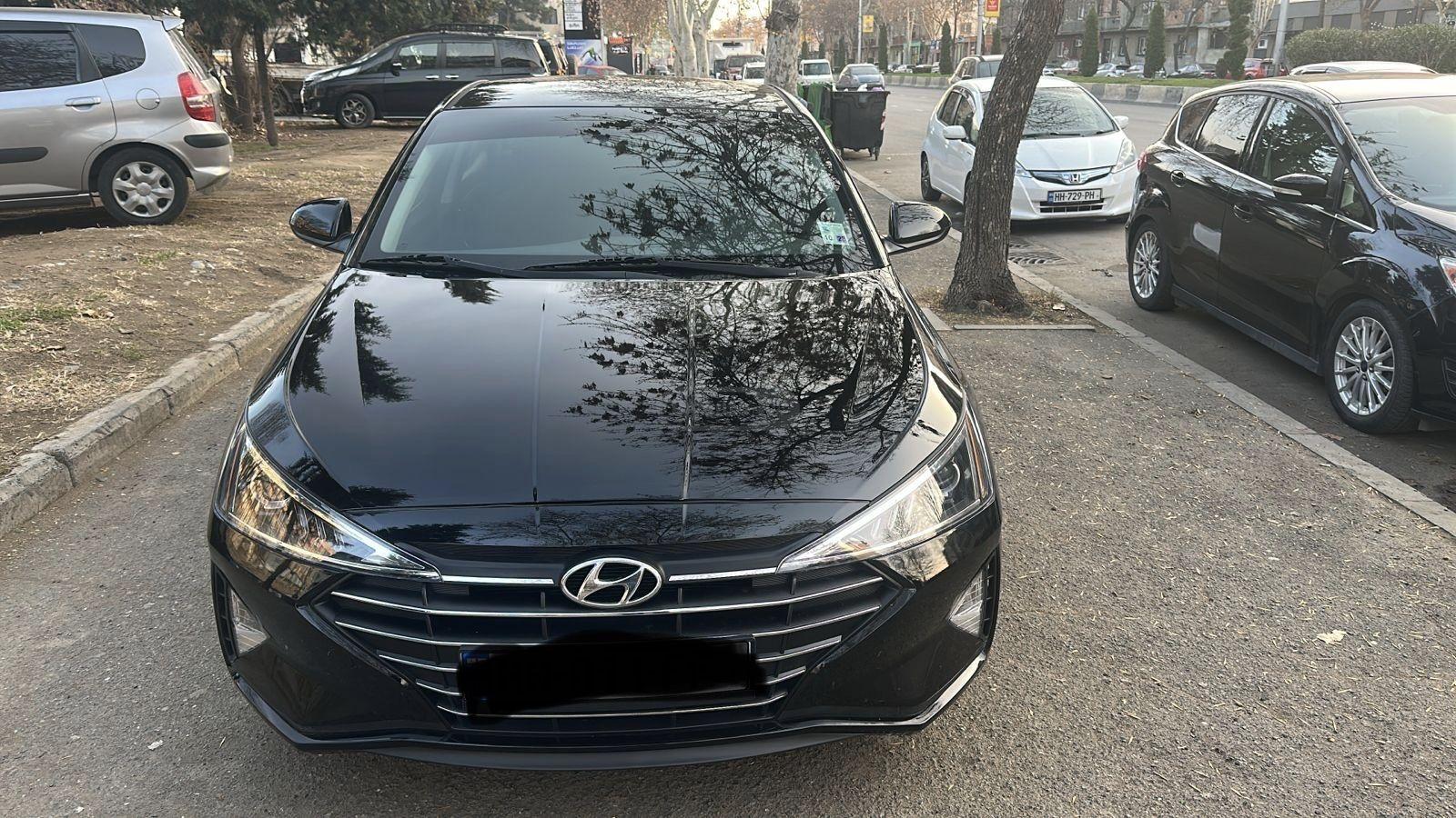 Hyundai Elantra 2019 — photo 2