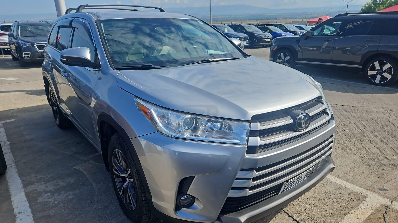 Lexus GX 460 2016 — photo 2