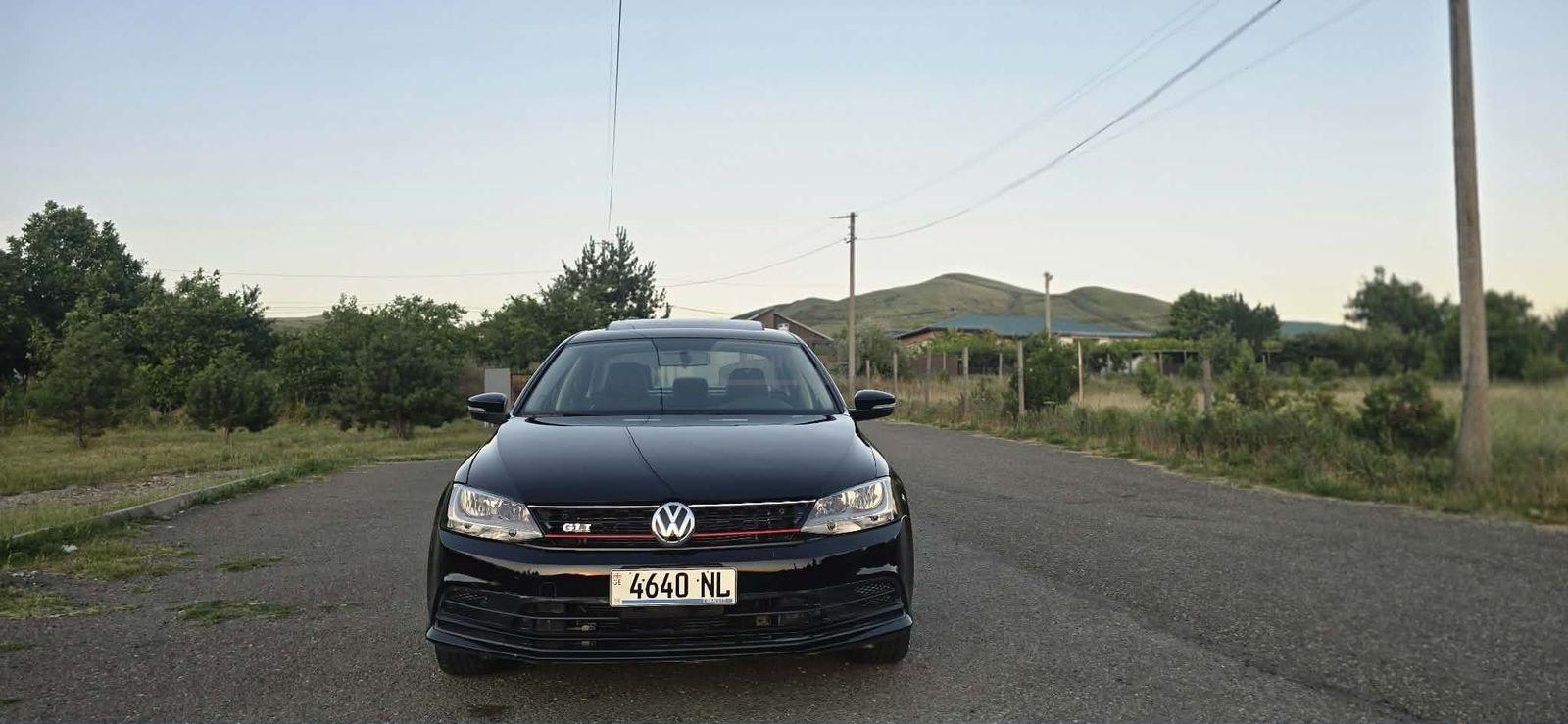Volkswagen Jetta 2016 — photo 2