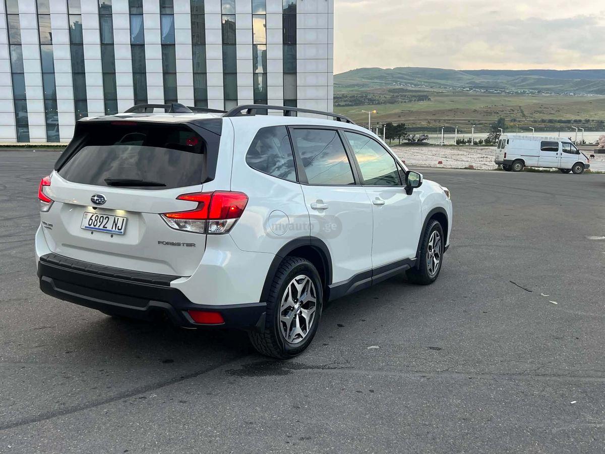 Subaru Forester 2024 — photo 2