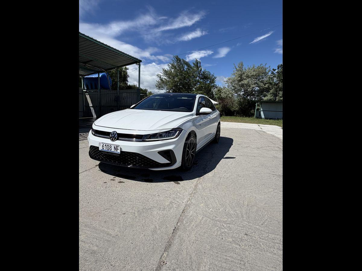 Volkswagen Jetta 2025 — photo 2