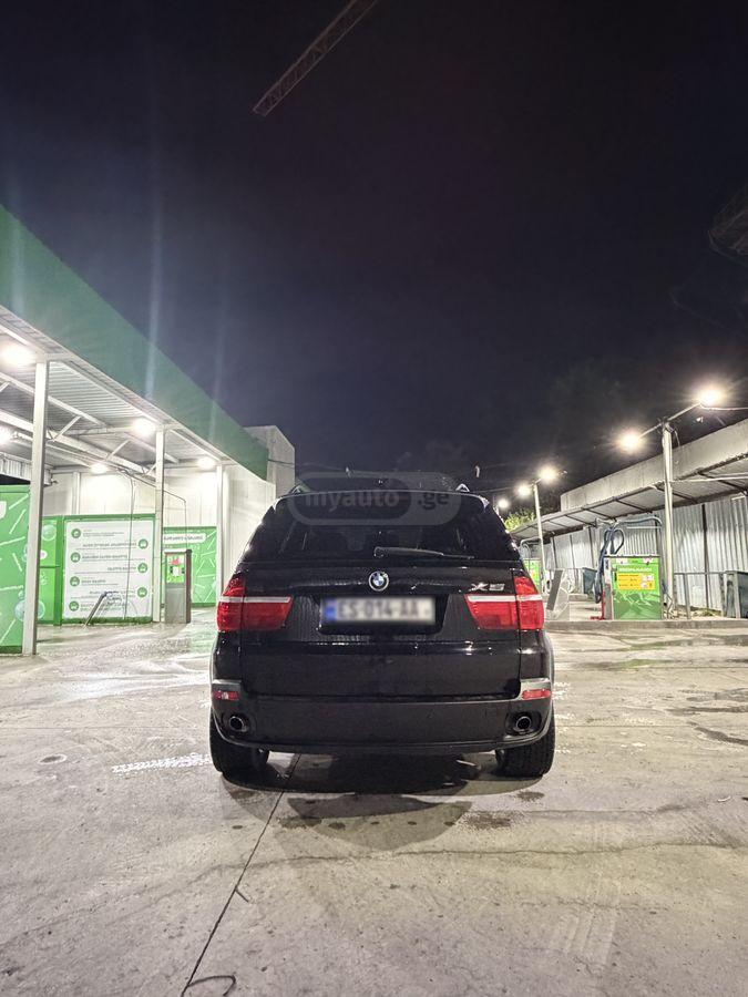 BMW X5 2010 — photo 2