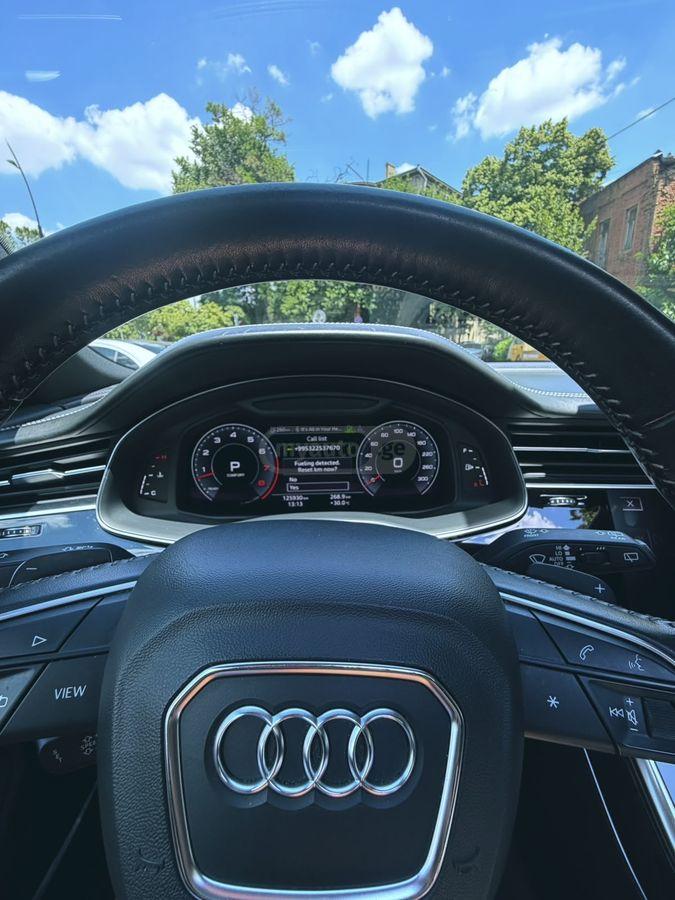 Audi Q8 2018 — photo 2