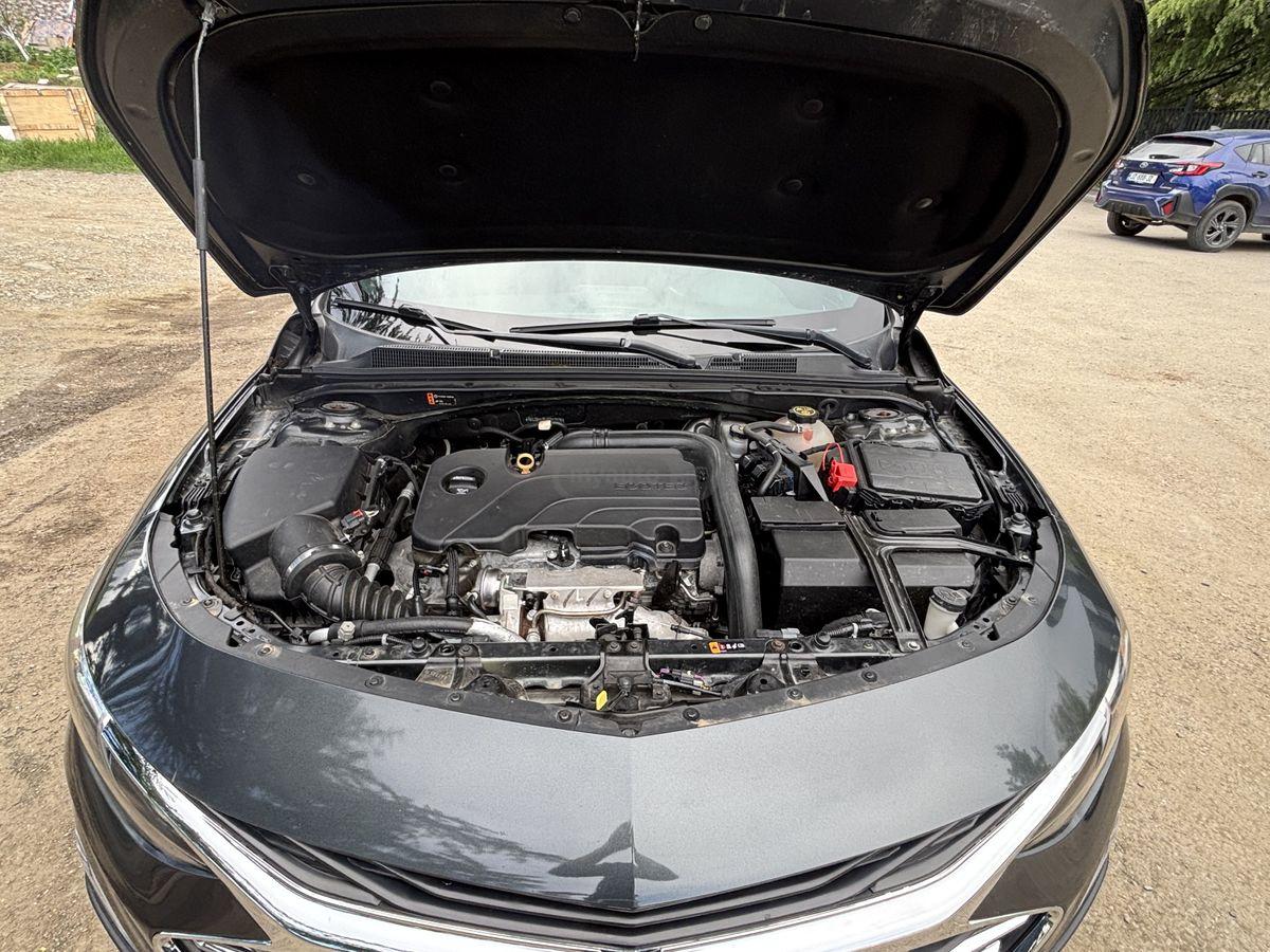 Chevrolet Malibu 2018 — photo 2