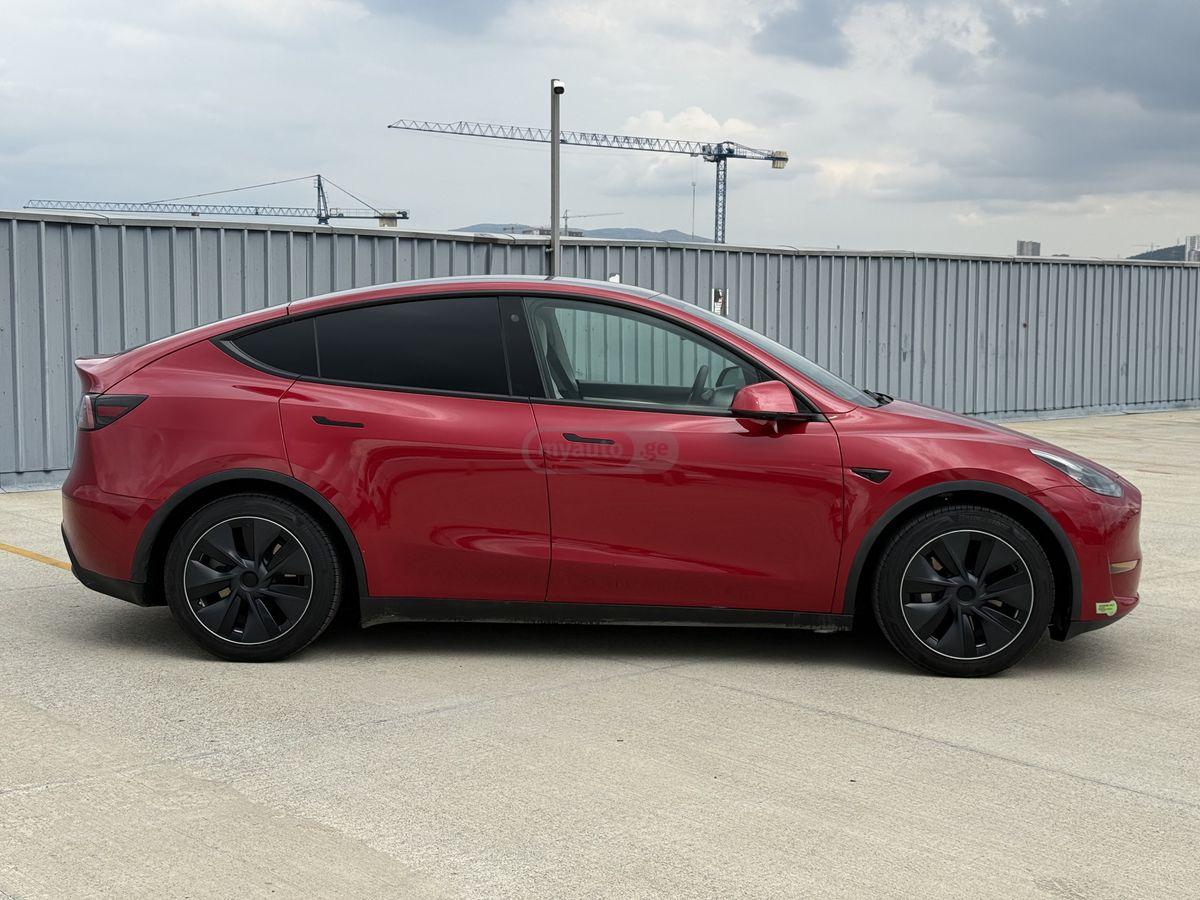 Tesla Model Y 2022 — photo 2