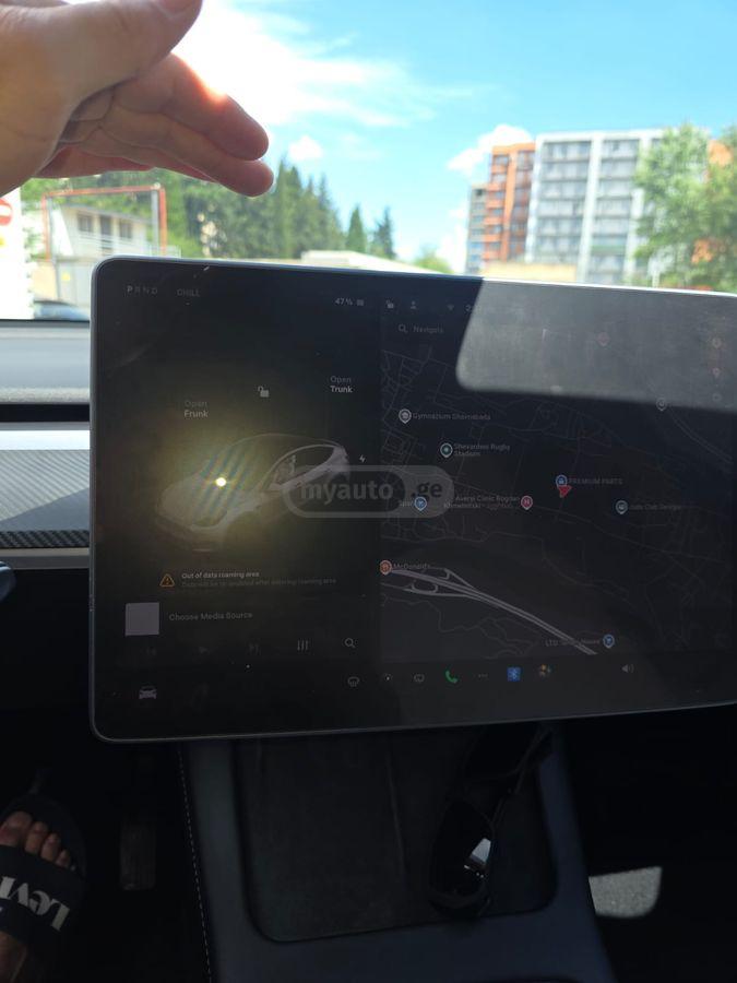 Tesla Model Y 2022 — photo 2