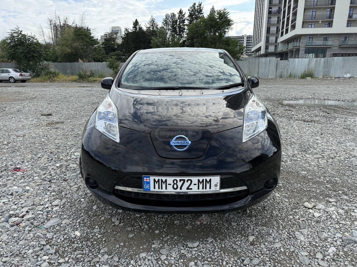 Nissan Leaf 2011 — photo 2