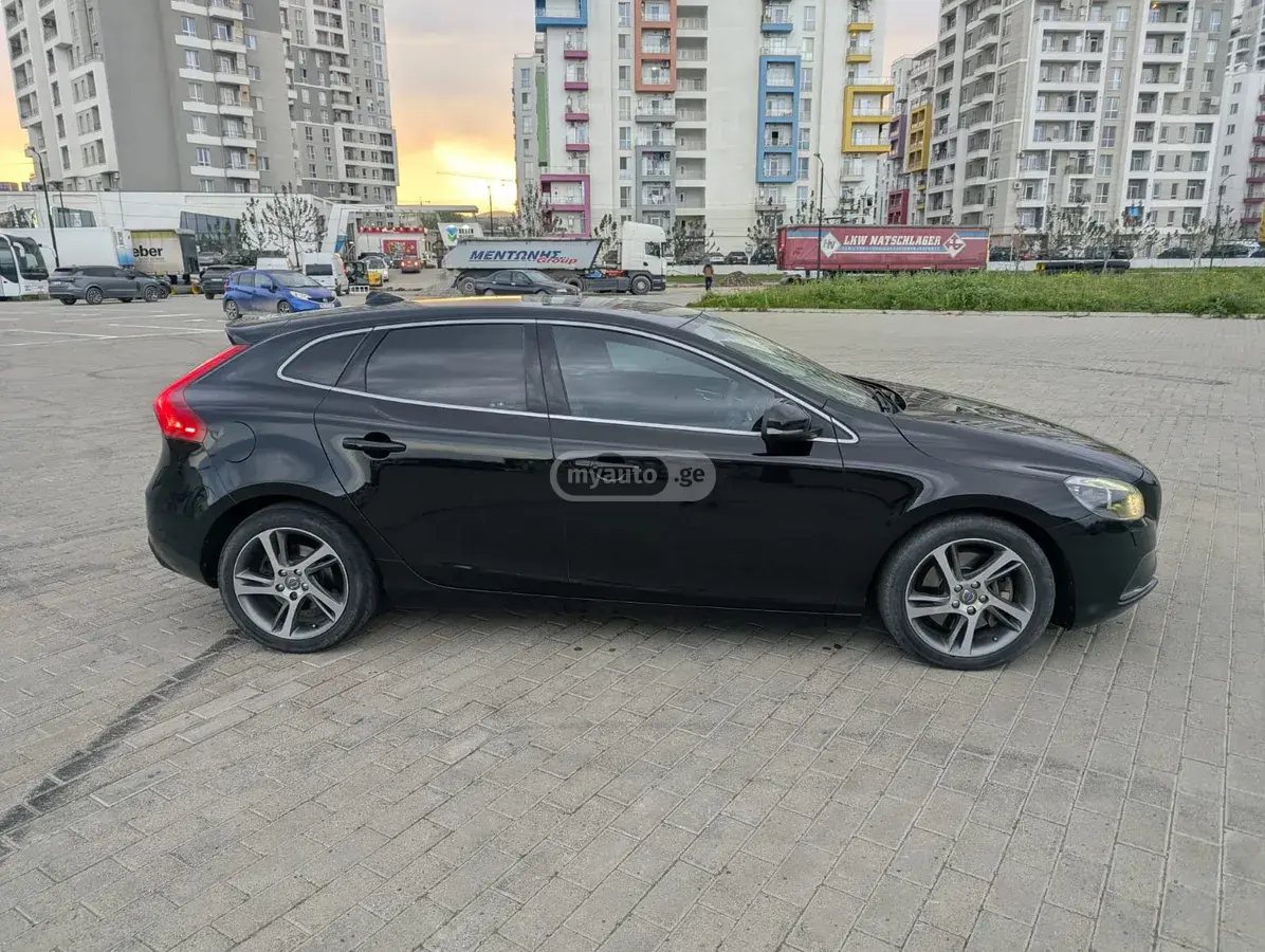 Volvo V40
