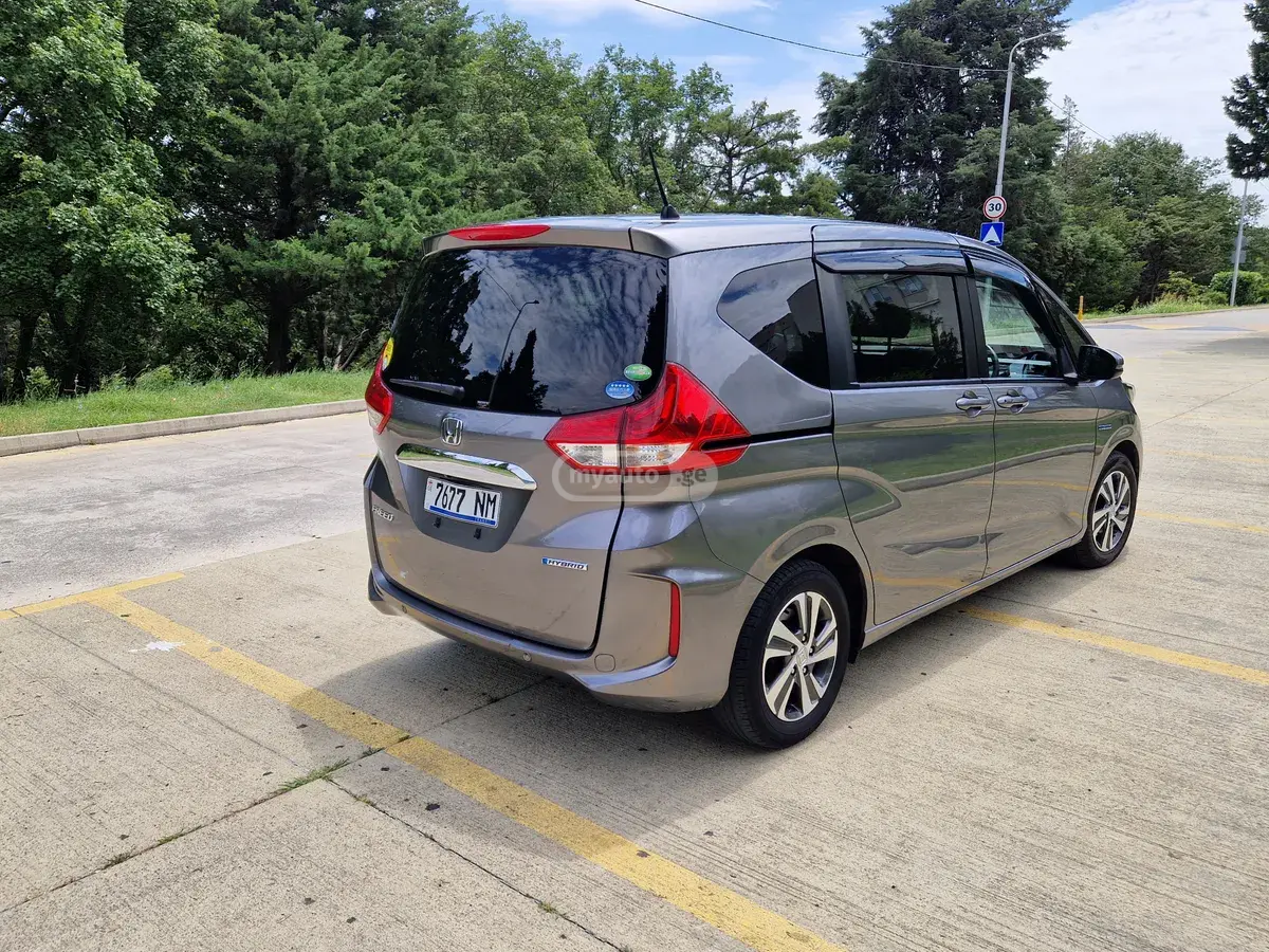 Honda Freed 2021 — photo 2