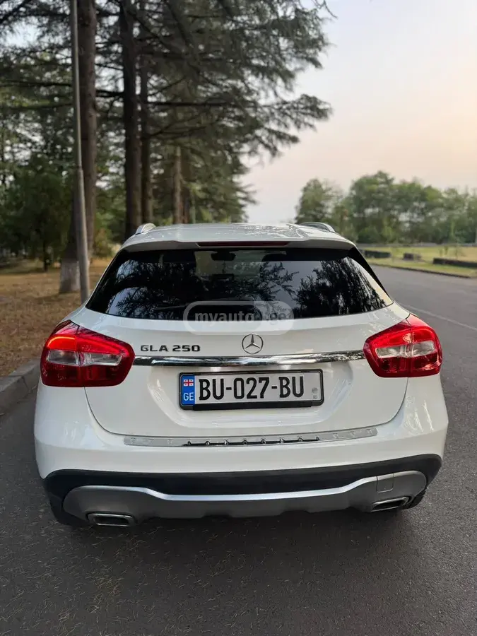 Mercedes-Benz GLA 250 2018 — photo 2