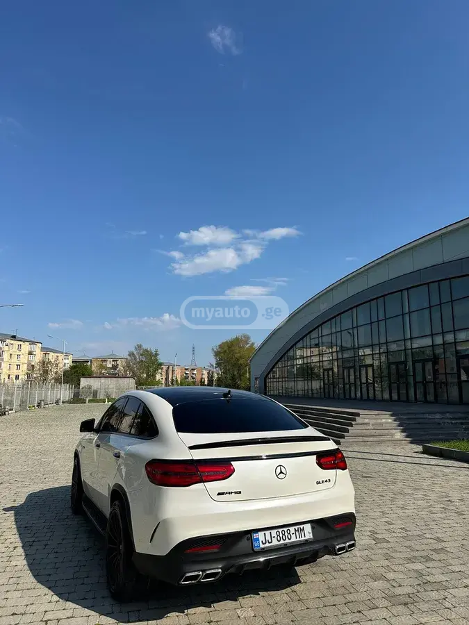 Mercedes-Benz GLE 43 AMG 2019 — photo 2