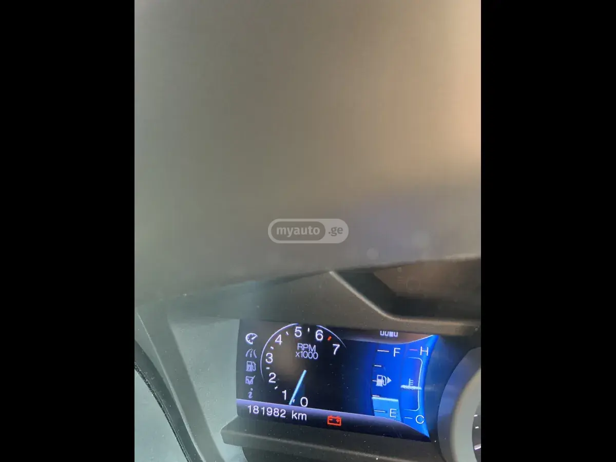 Ford Explorer 2013 — photo 2