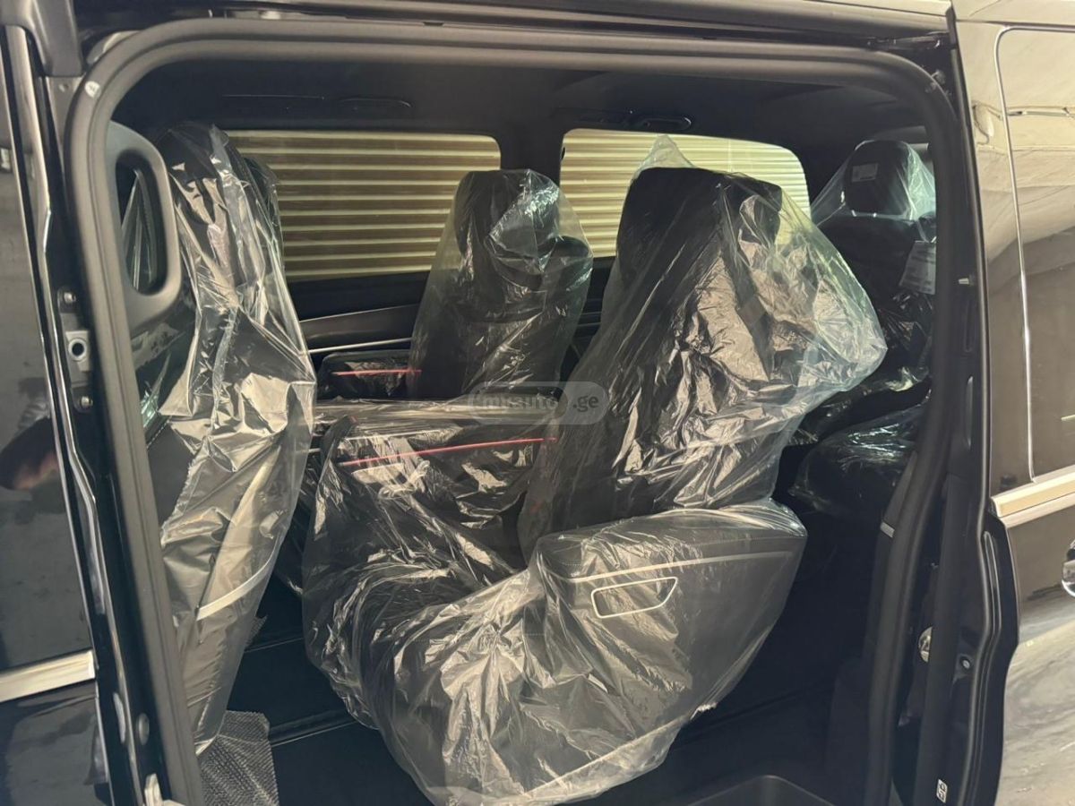 Mercedes-Benz V 300 2026 — photo 2