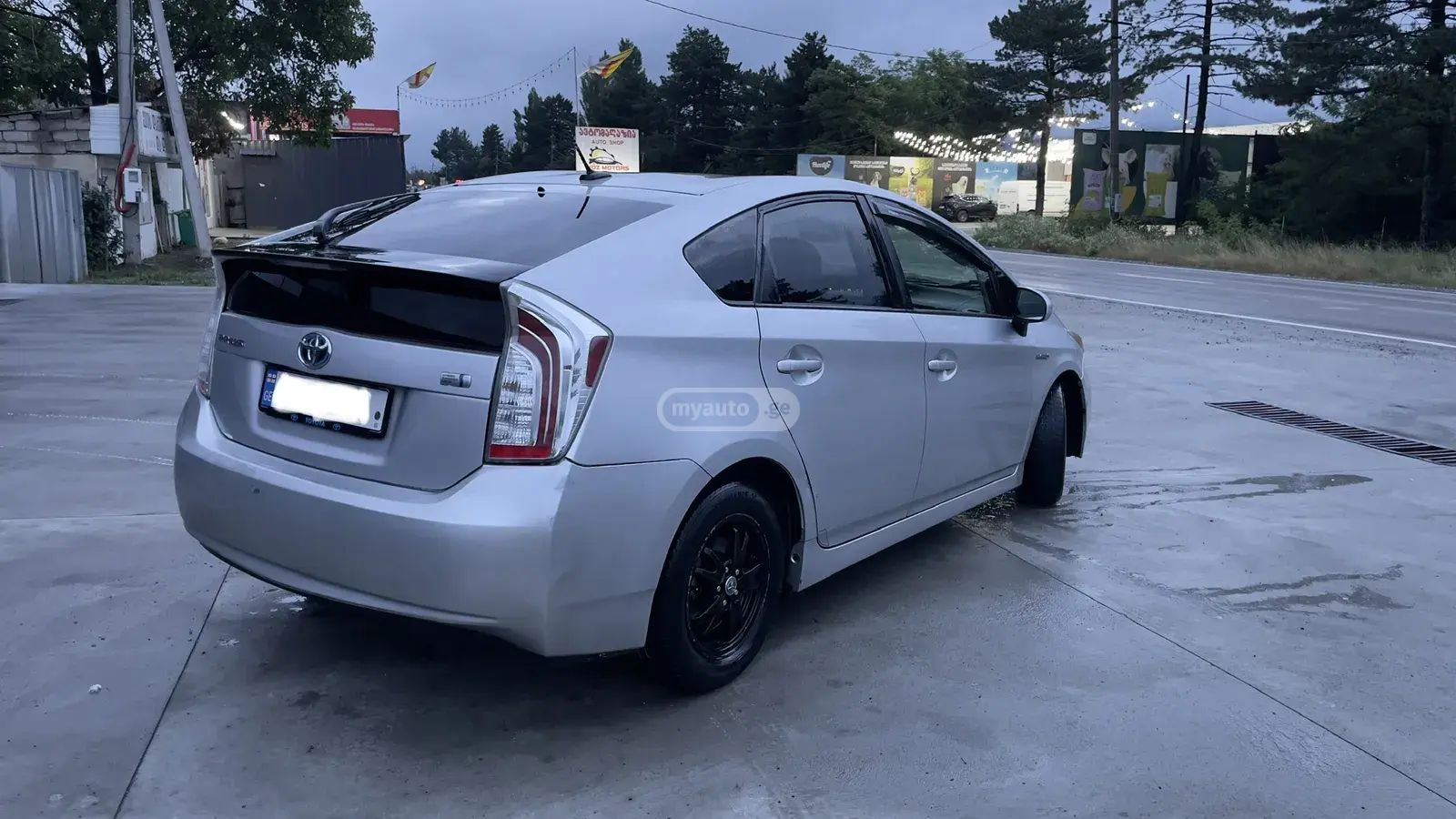 Toyota Prius 2013 — photo 2