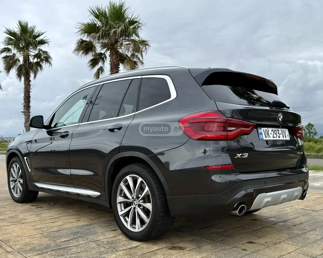BMW X3 2018 — photo 2