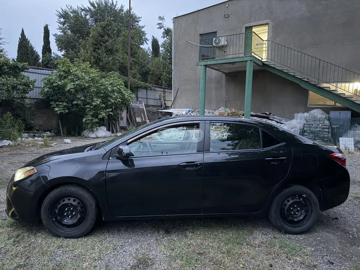 Toyota Corolla 2016 — photo 2