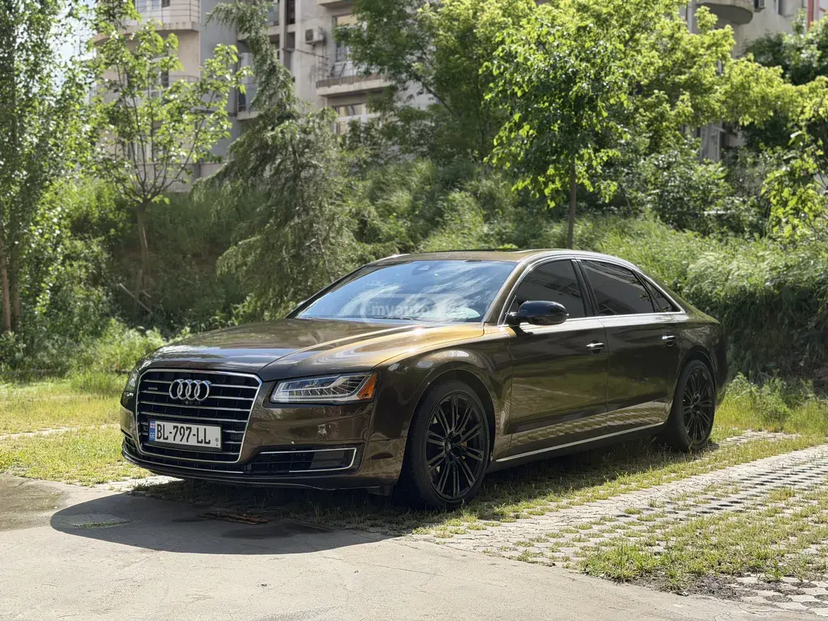 Audi A8 2015 — photo 2