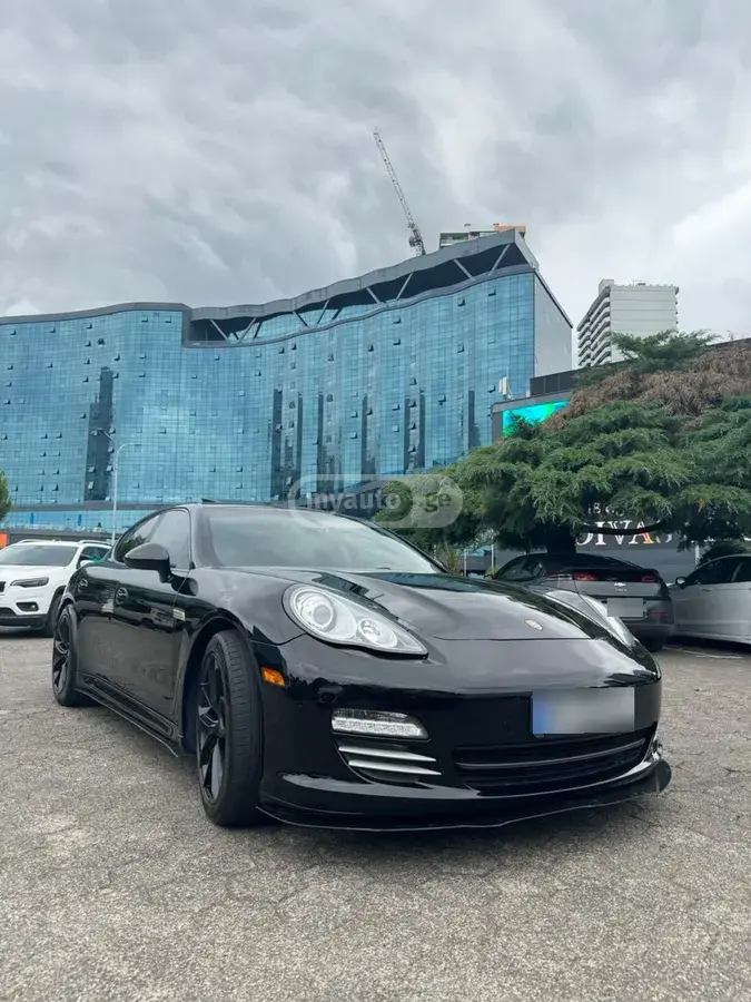 Porsche Panamera 1900 — photo 2