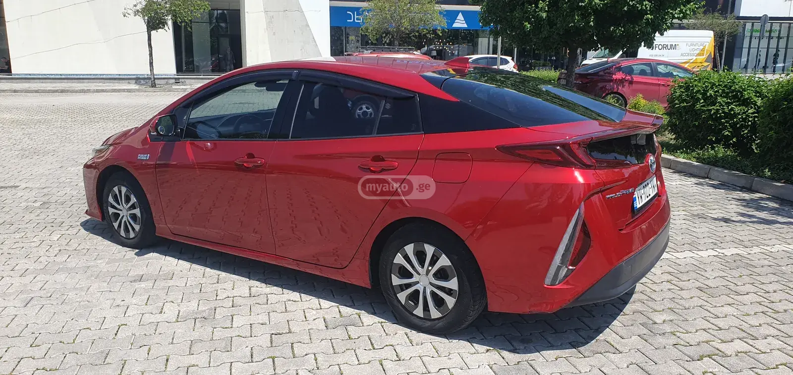 Toyota Prius Prime 2017 — photo 2
