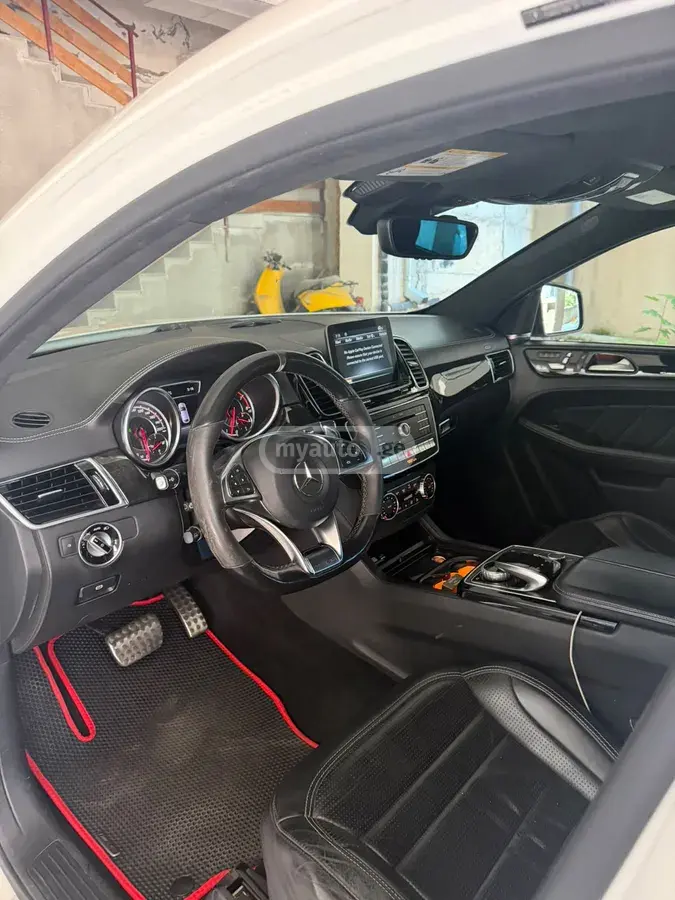 Mercedes-Benz GLE 63 AMG 2016 — photo 2