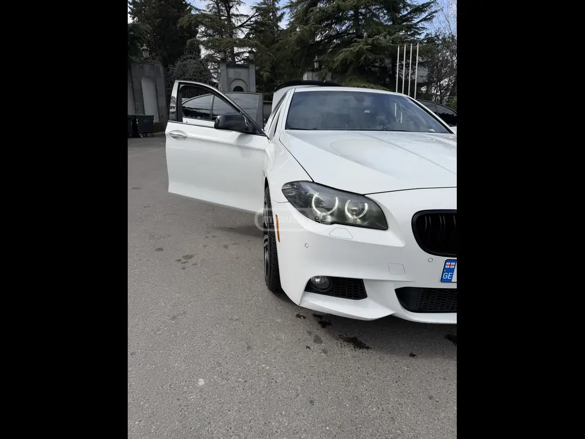 BMW 550 2012 — photo 2