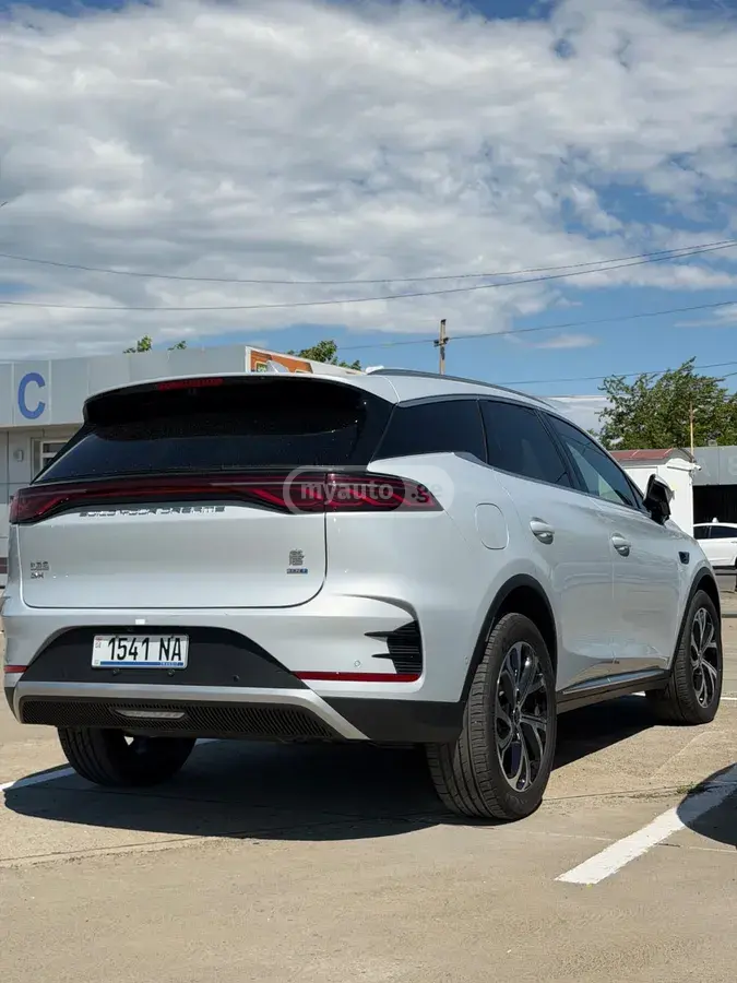 BYD Tang 2025 — photo 2