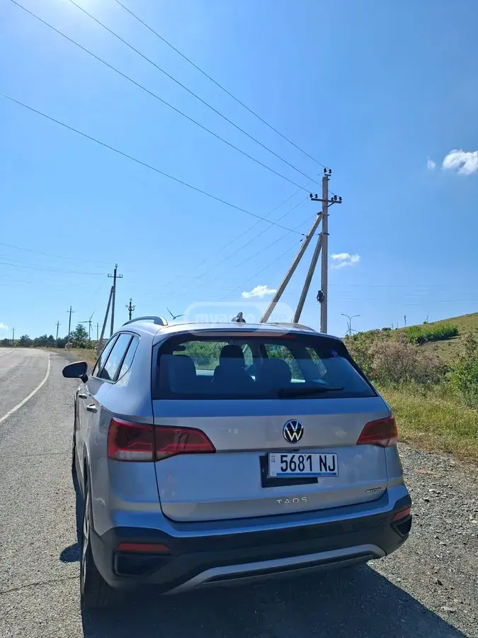 Volkswagen Taos 2023 — photo 2