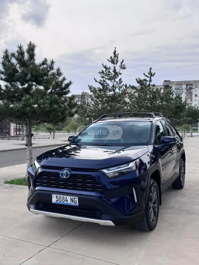 Toyota RAV4 2023 — photo 2