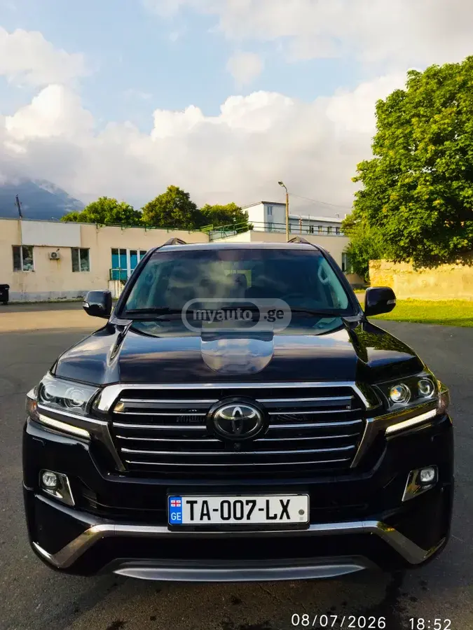 Toyota Land Cruiser