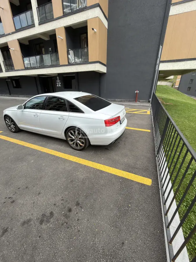 Audi A6 2014 — photo 2