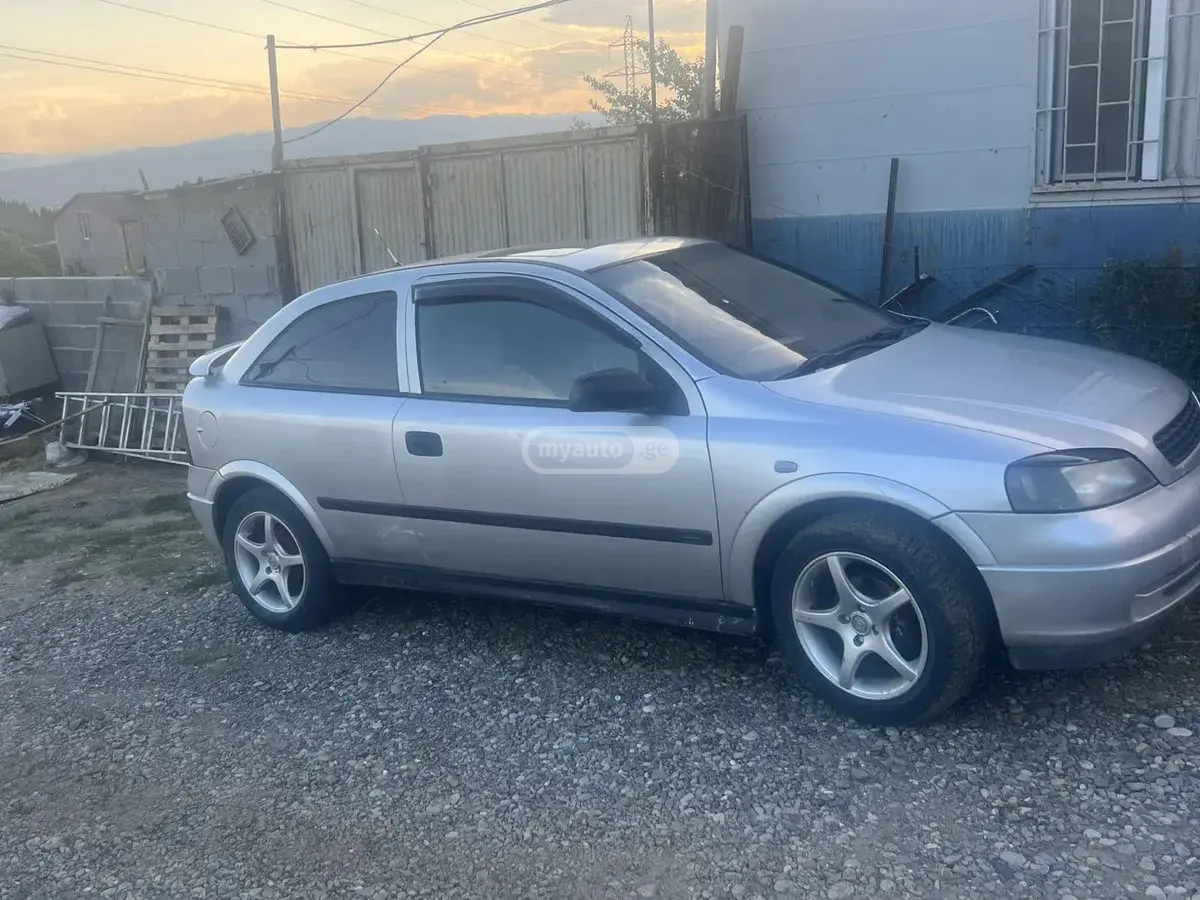 Opel Astra 2002 — photo 2