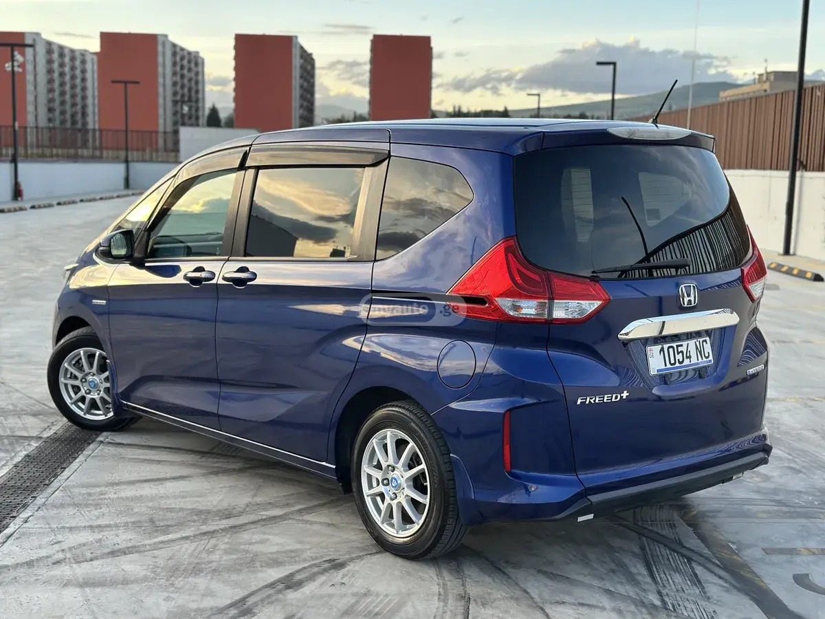 Honda Freed 2018 — photo 2