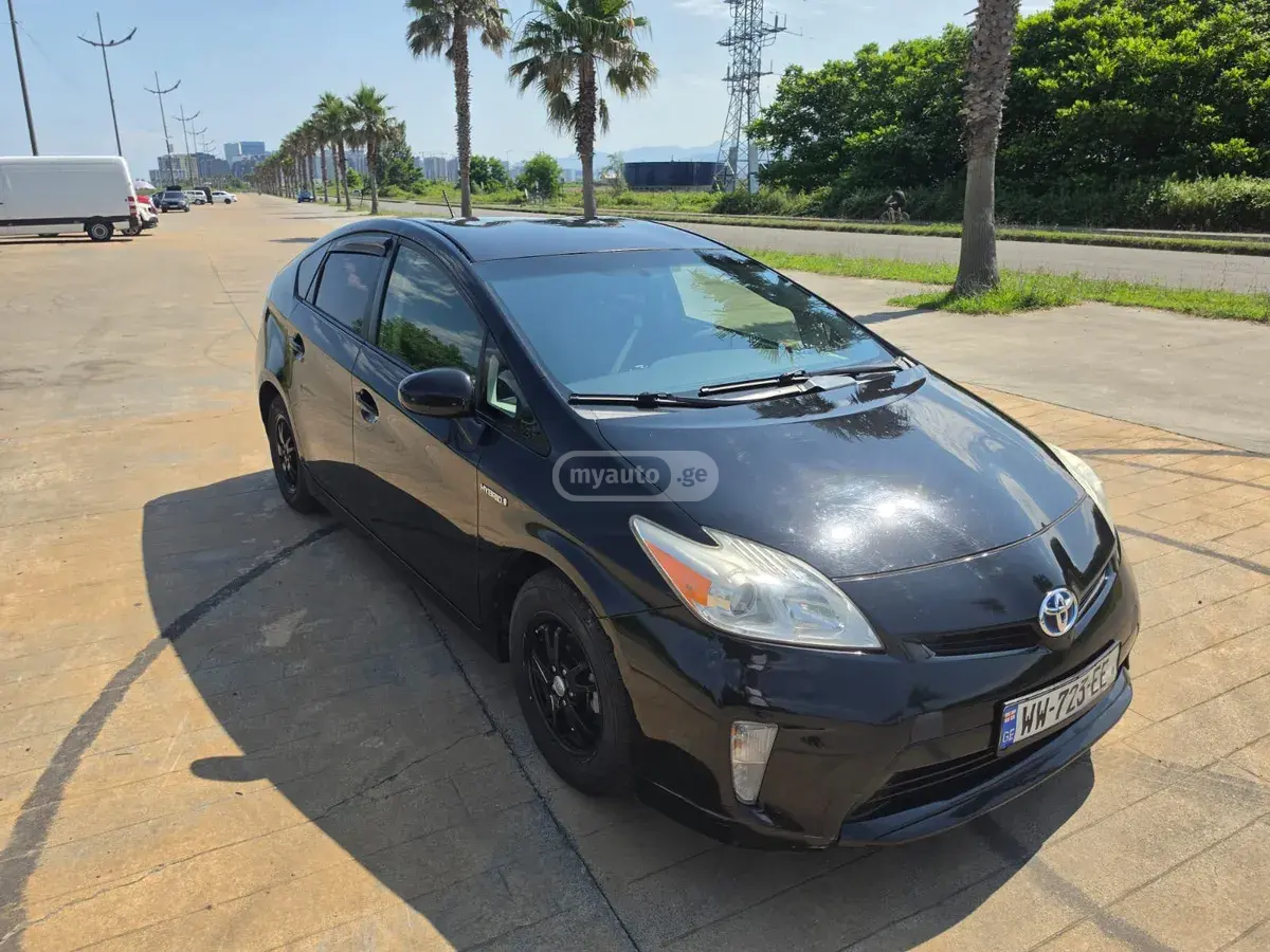 Toyota Prius 2012 — photo 2