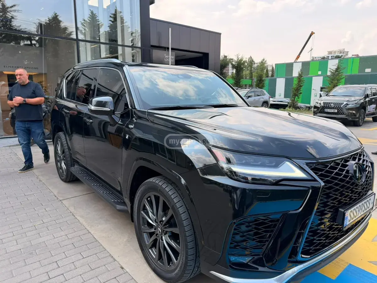Lexus LX 600 2024 — photo 2