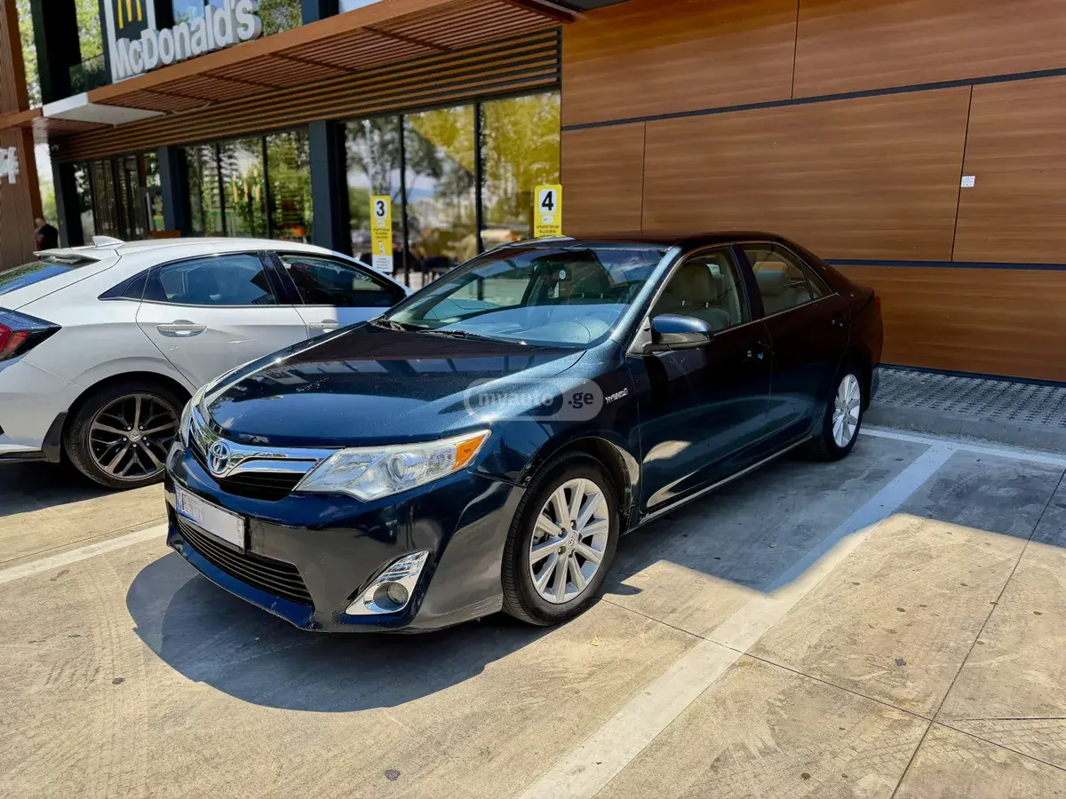 Toyota Camry 2014 — photo 2
