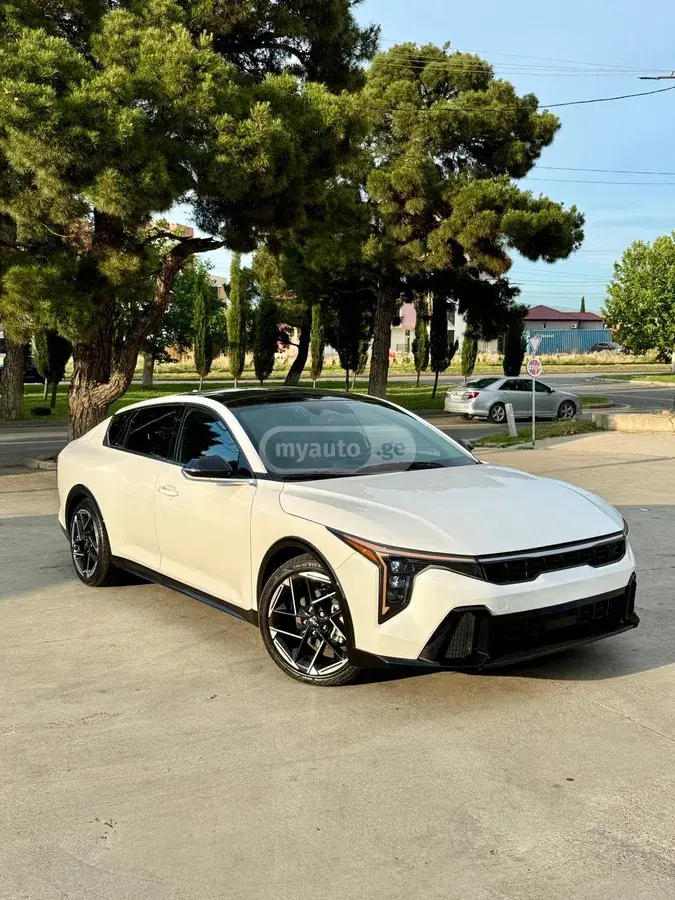 Kia K4 2025 — photo 2