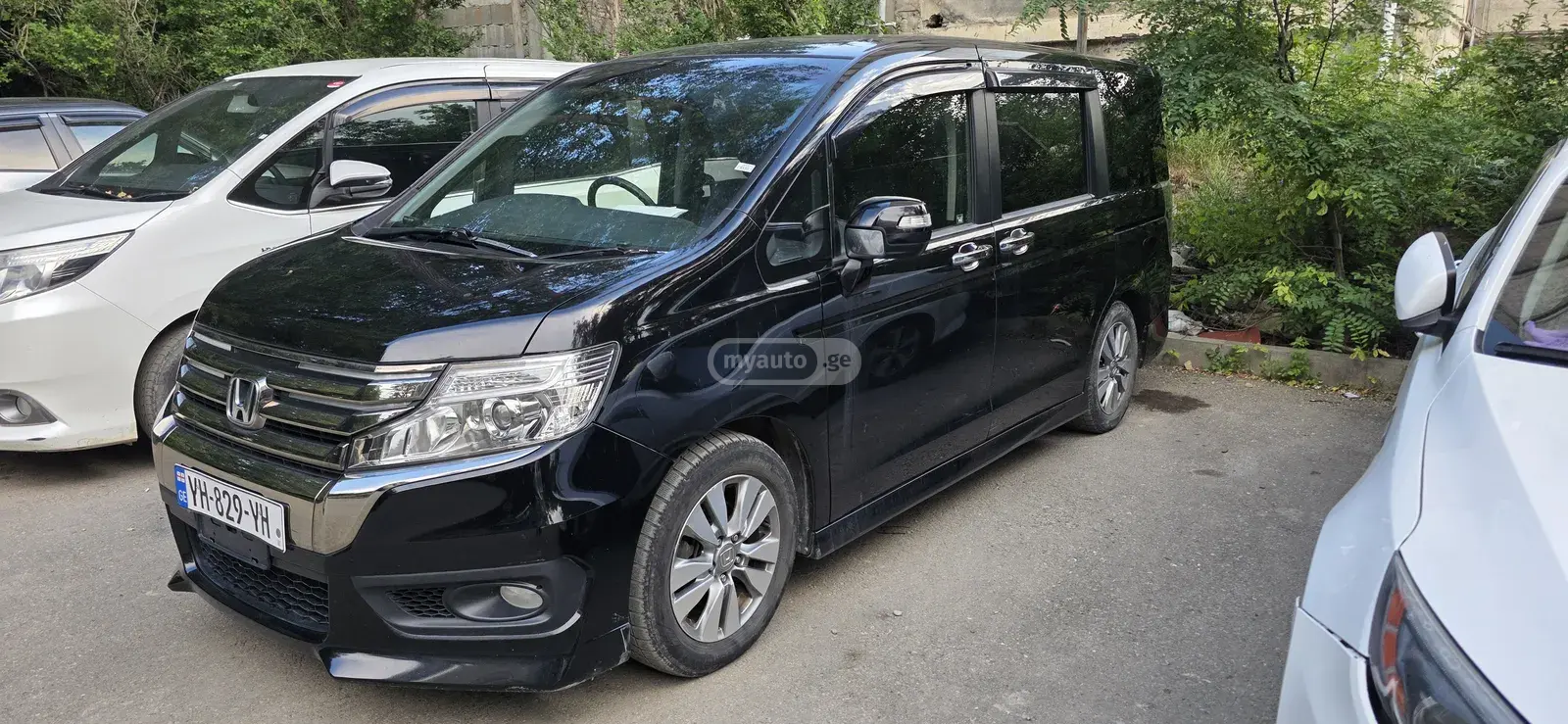 Honda Step Wagon 2013 — photo 2