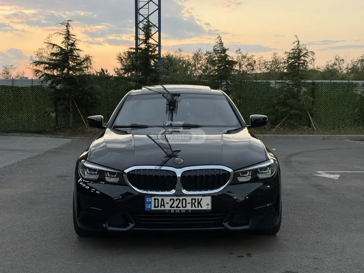 BMW 330