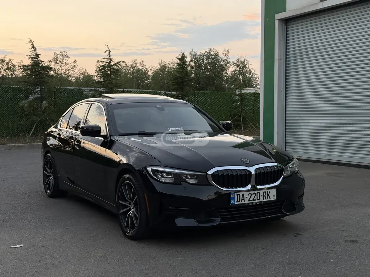 BMW 330 2019 — photo 2