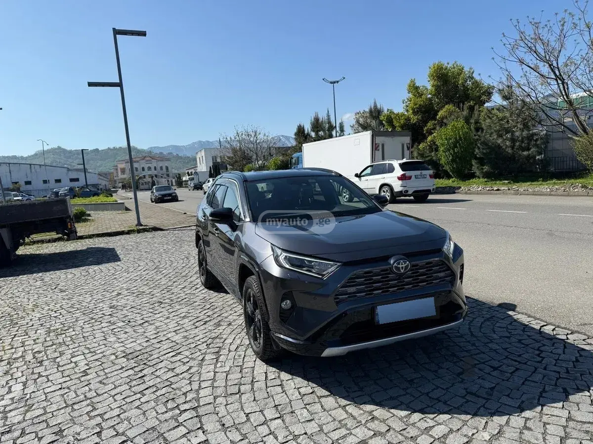 Toyota RAV4 2020 — photo 2