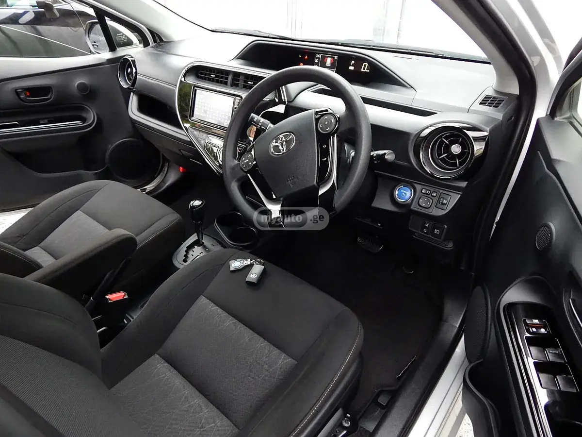 Toyota Aqua 2020 — photo 2